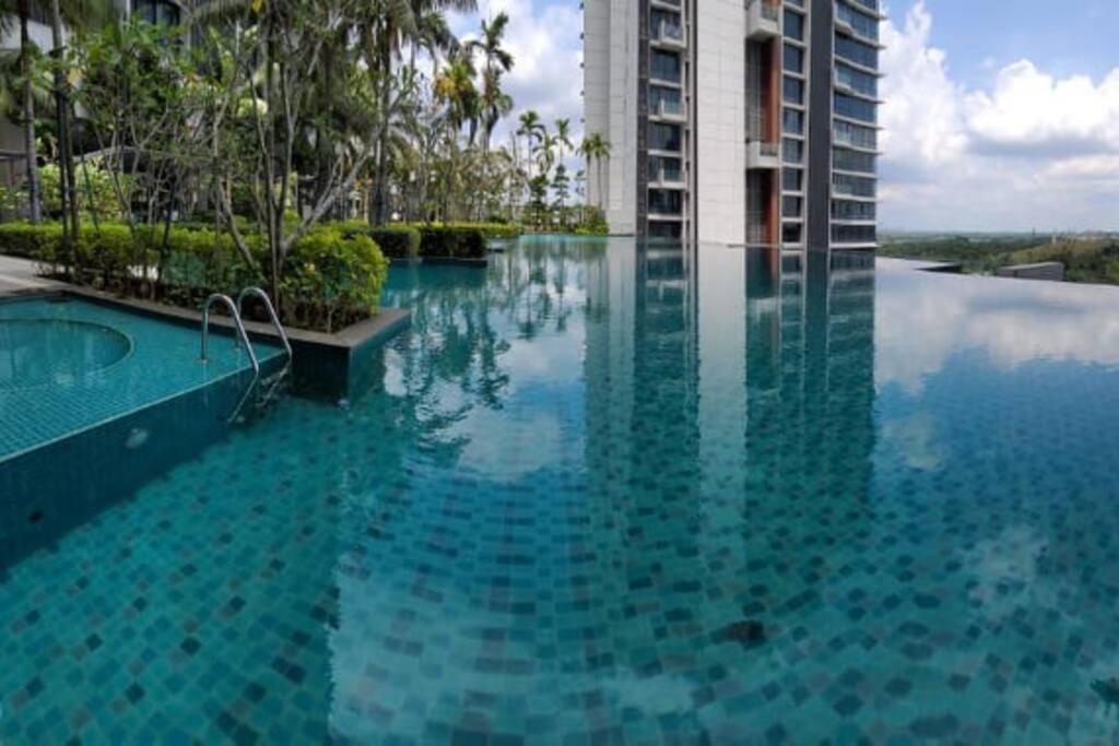 A2502 Grand Medini 100mbps Netflix By Apartment