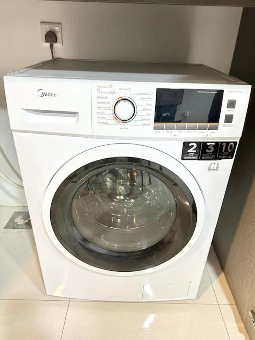 A2502 Grand Medini 100mbps Netflix By Apartment *