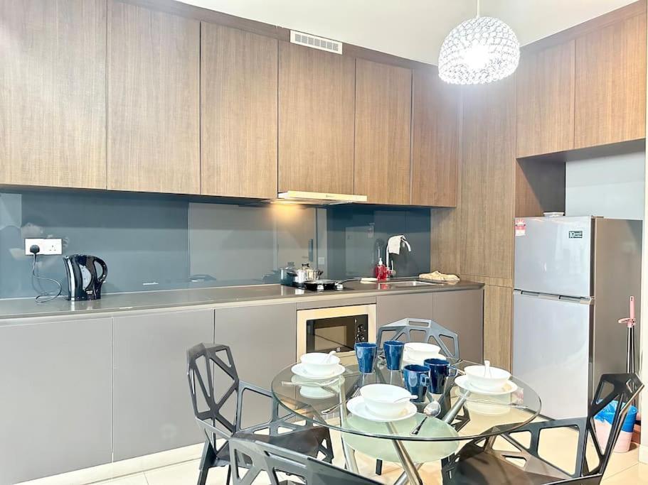 A2502 Grand Medini 100mbps Netflix By Apartment *
